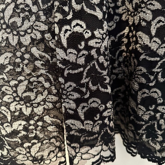 Elegant Black and White Lace Top - Picture 2 of 12